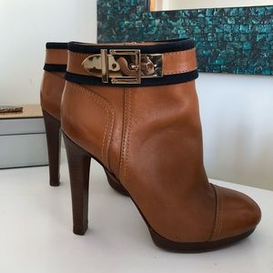 🌟SALE🌟Tory Burch Leather Booties